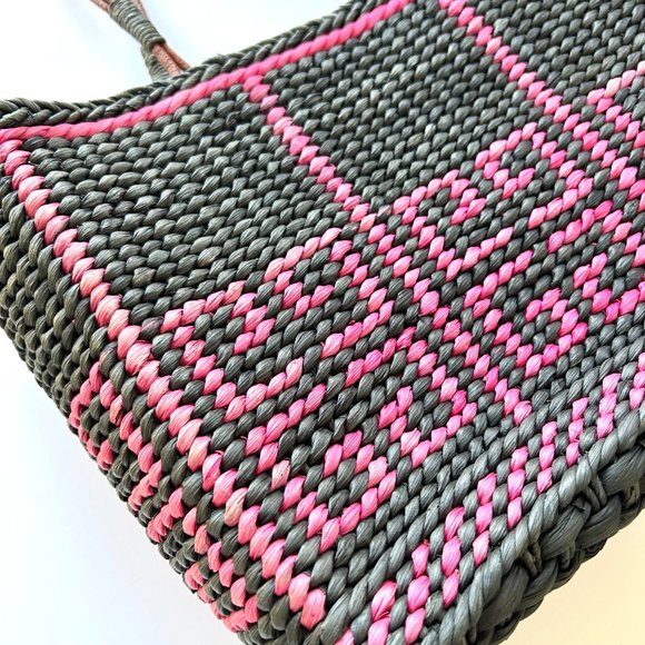 Givenchy Straw Tote - Picture 6 of 11